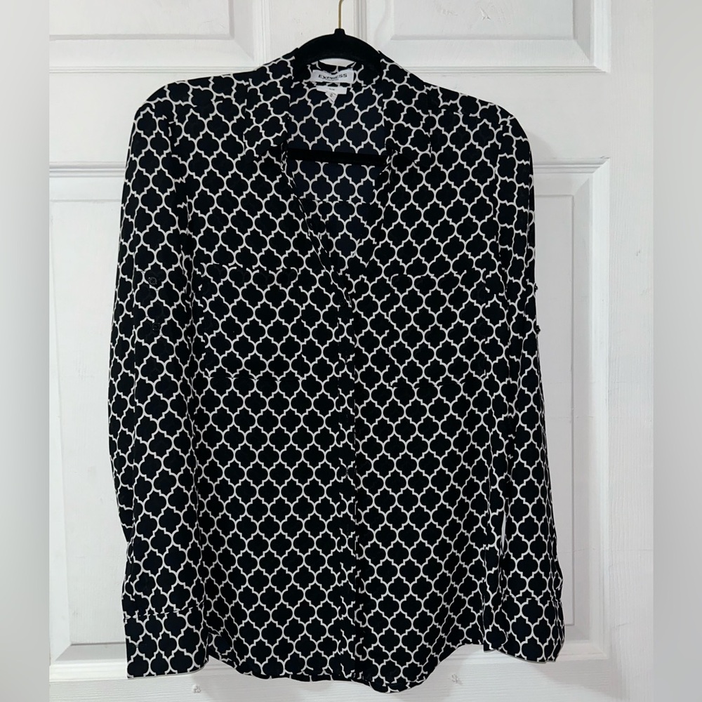 NEW Express Black & White Patterned Women's Top